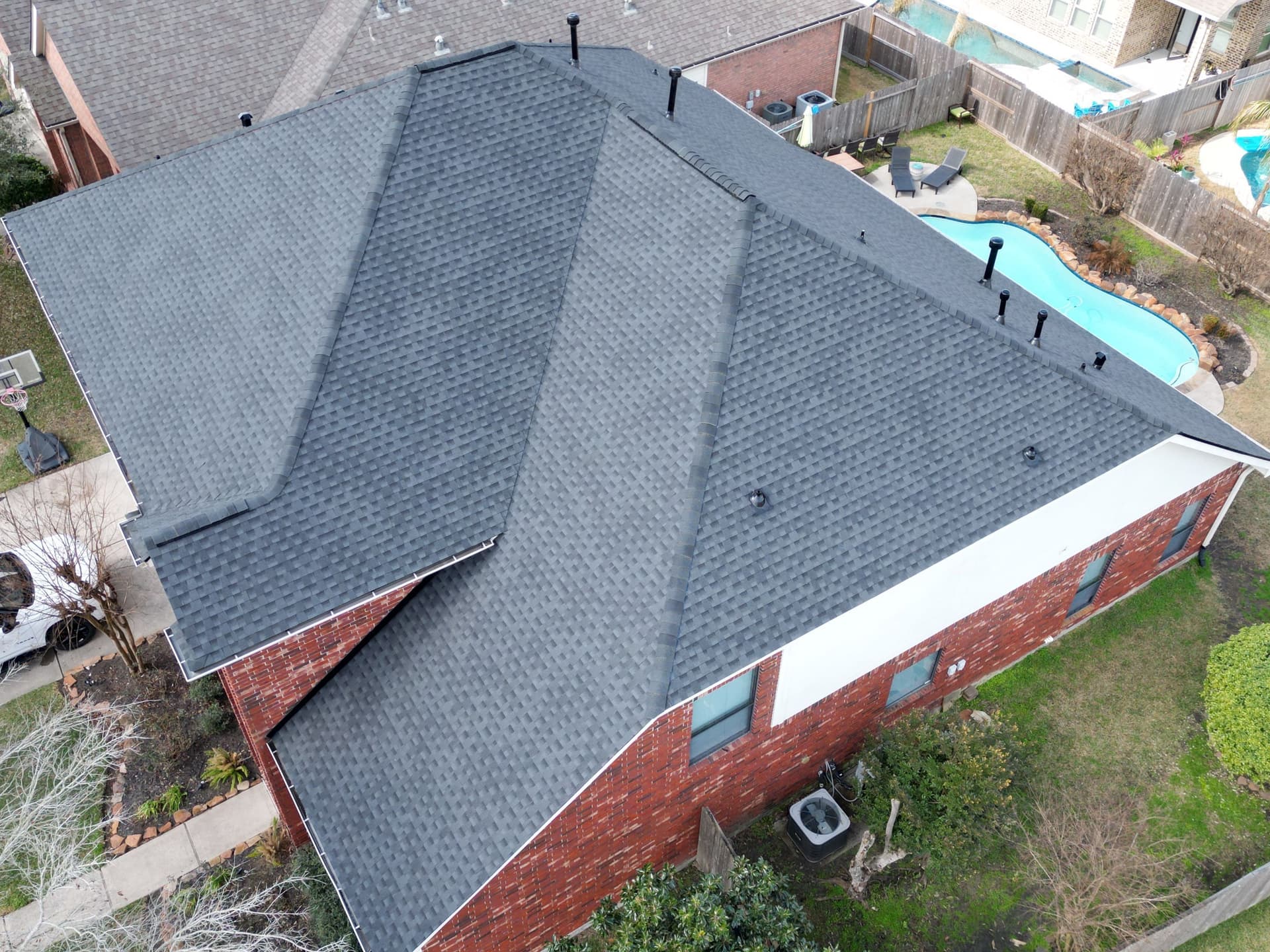Gallery photos for Roof Replacement with Charcoal Shingles in League City: Image #3